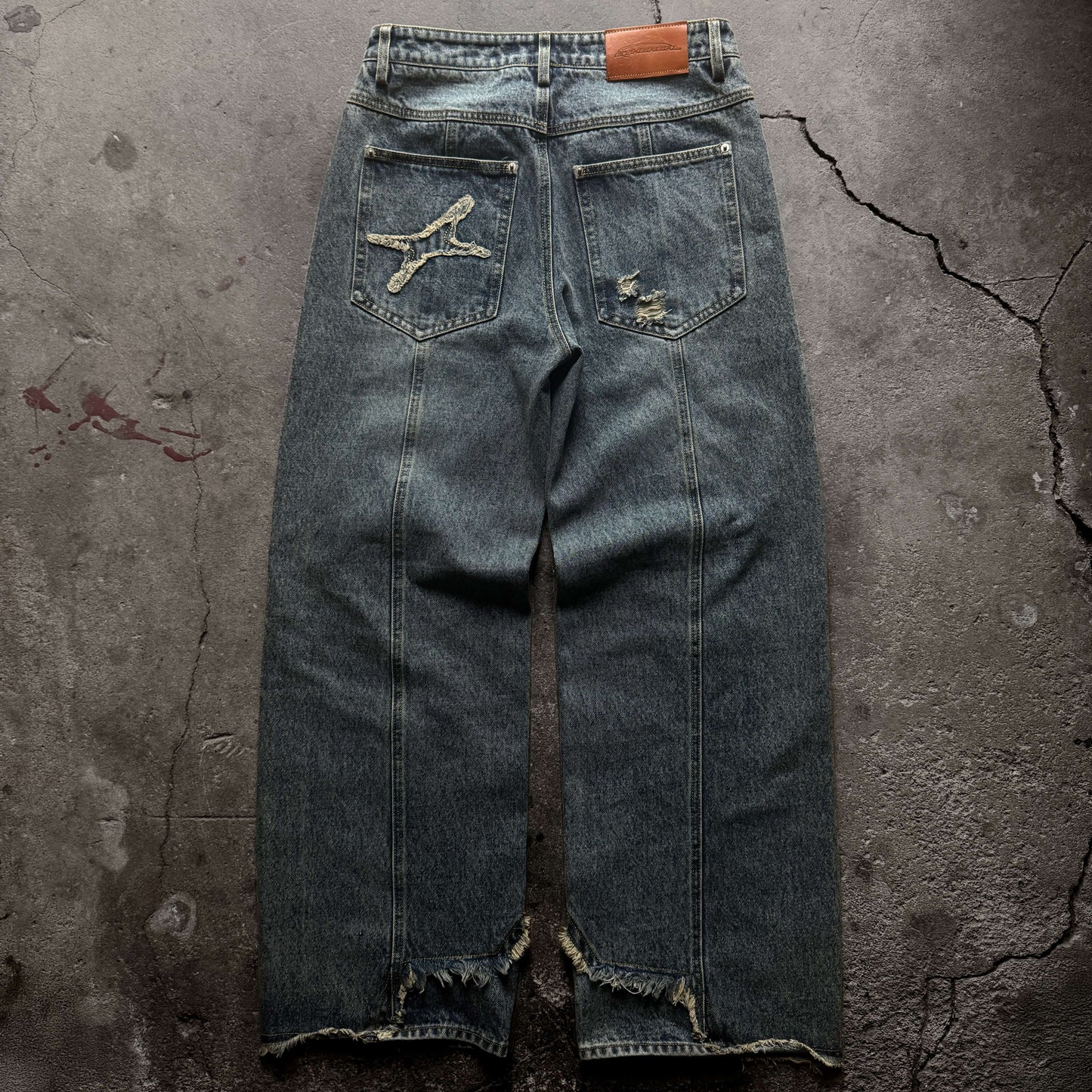 DISTRESSED ROCKSTAR DENIM
