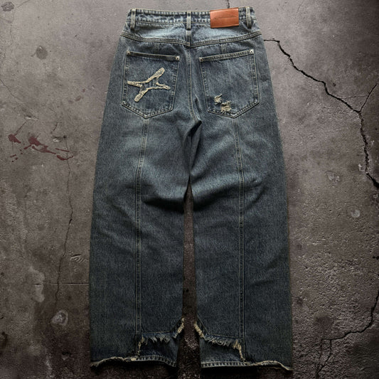 DISTRESSED ROCKSTAR DENIM